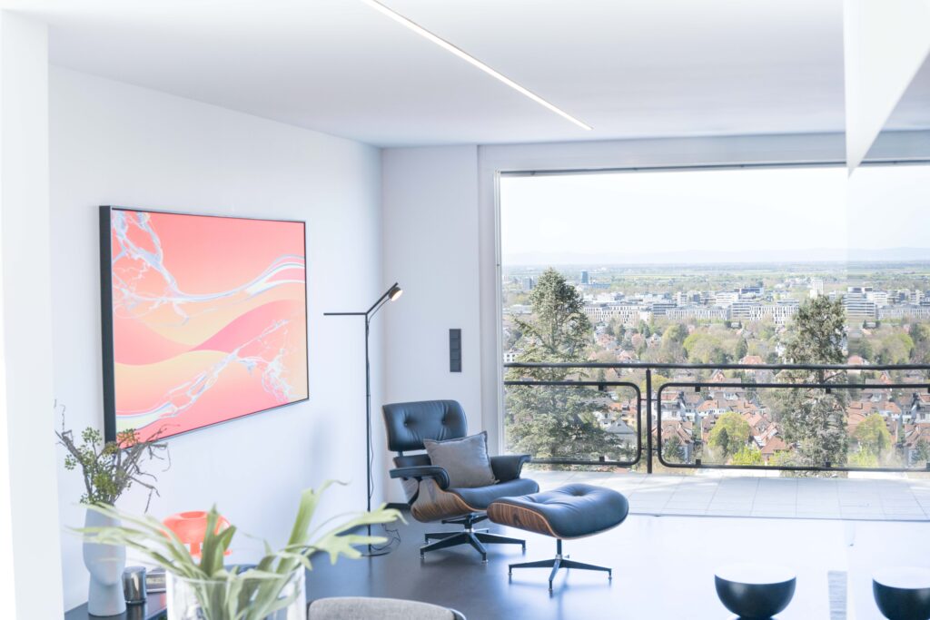 Eames Lounge Chair schwarz mit aussicht über Heidelberg und Panoramablick